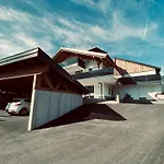 Apartment In Near Slopes *