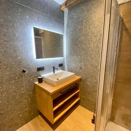 In Near Slopes 萨菲登安斯泰内嫩米尔